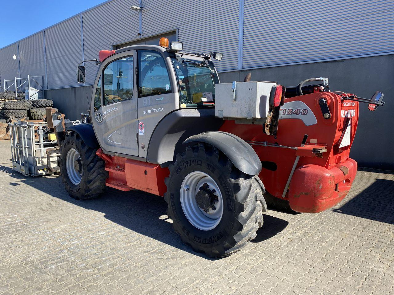 Manitou MT1840A ST3B - Навантажувач телескопічний: фото 2 Manitou MT1840A ST3B - Навантажувач телескопічний: фото 2