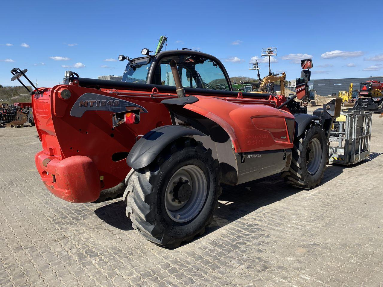 Manitou MT1840A ST3B - Навантажувач телескопічний: фото 4 Manitou MT1840A ST3B - Навантажувач телескопічний: фото 4