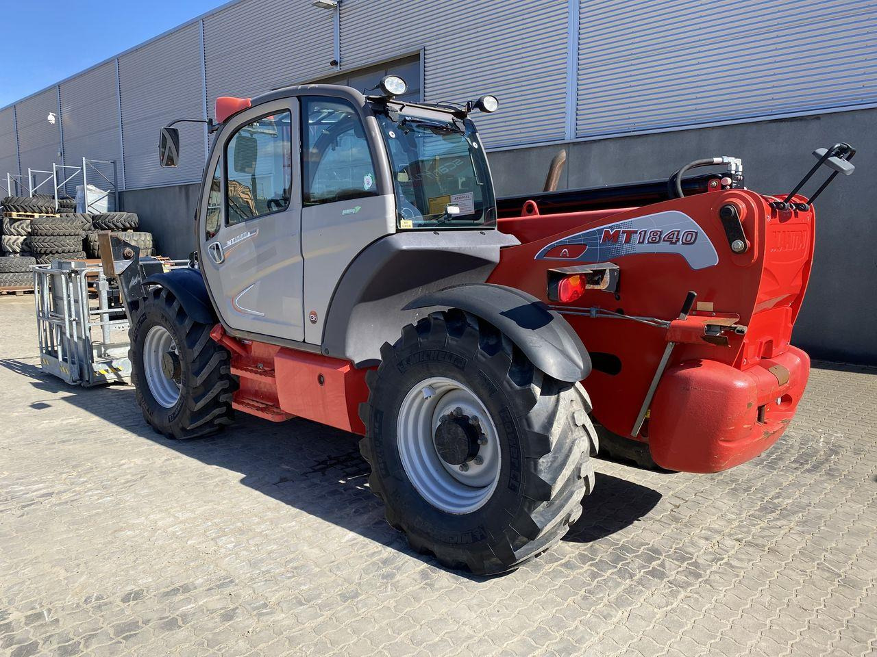 Manitou MT1840A ST3B - Навантажувач телескопічний: фото 2 Manitou MT1840A ST3B - Навантажувач телескопічний: фото 2