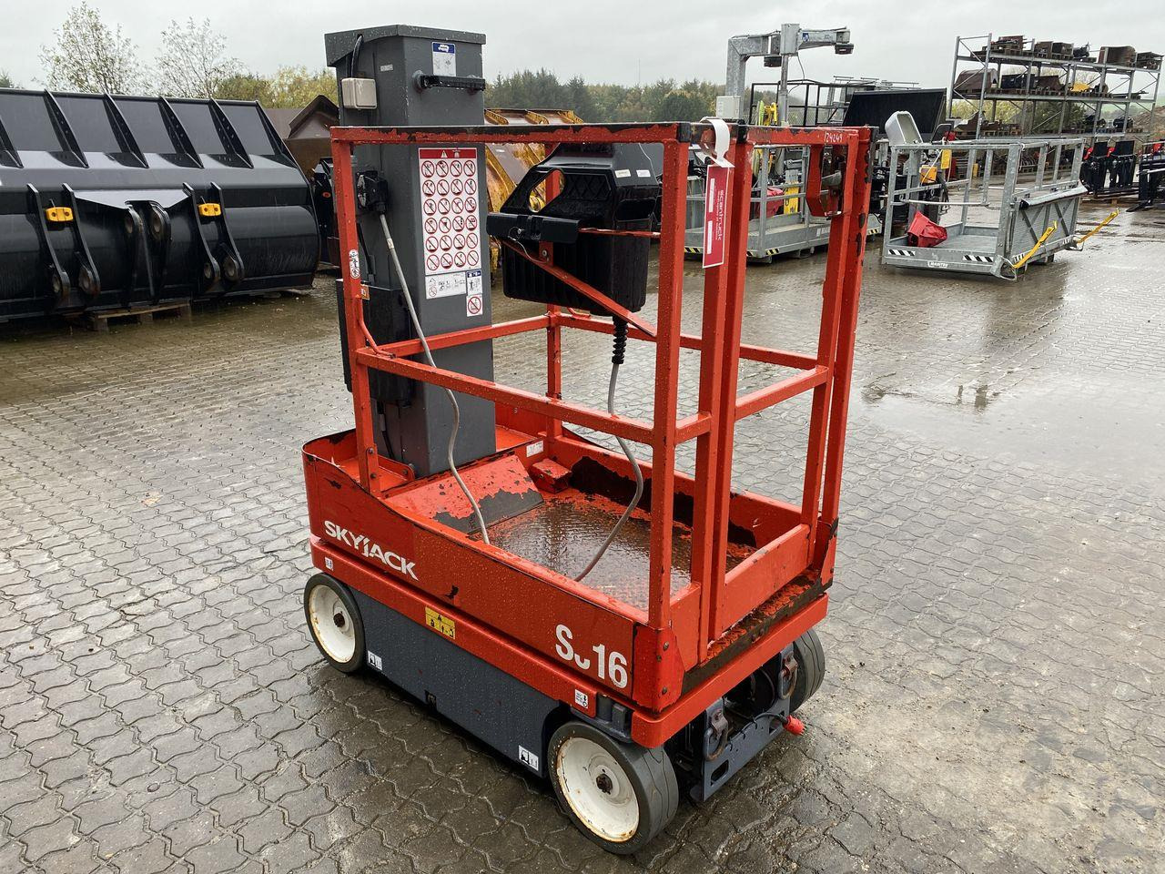 Skyjack SJ16 - Вертикальний щогловий підйомник: фото 5 Skyjack SJ16 - Вертикальний щогловий підйомник: фото 5