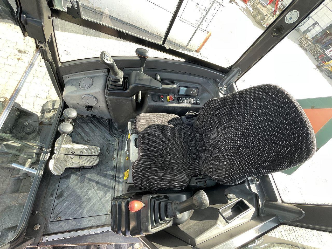 Volvo ECR25 - Міні-екскаватор: фото 3 Volvo ECR25 - Міні-екскаватор: фото 3
