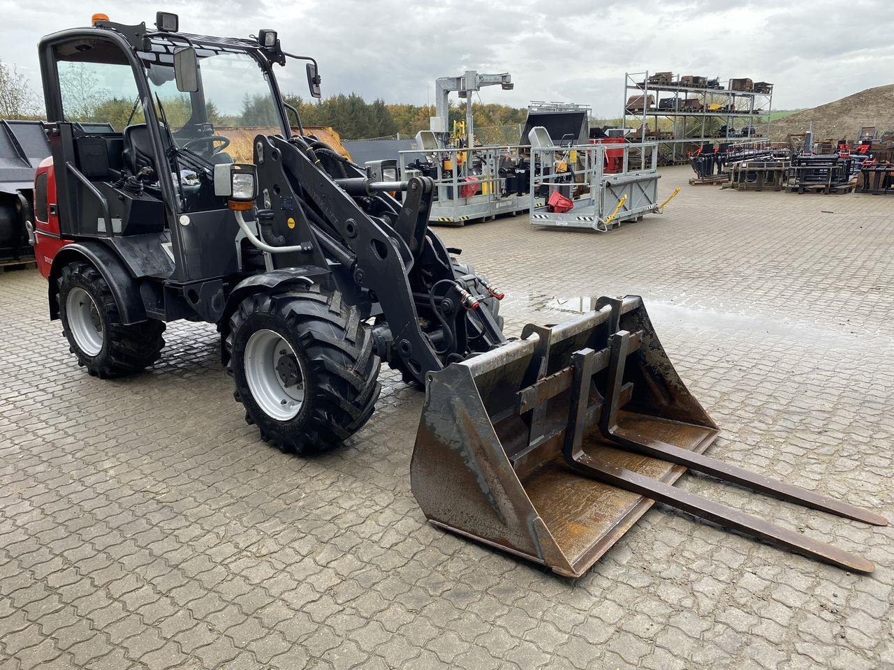 Weidemann 2070 - Компактний фронтальний навантажувач: фото 5 Weidemann 2070 - Компактний фронтальний навантажувач: фото 5