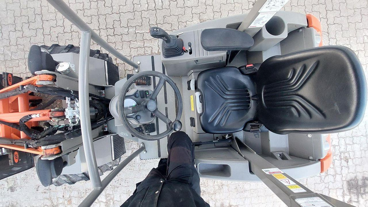 Weycor AR320 Agrar - Компактний фронтальний навантажувач: фото 3 Weycor AR320 Agrar - Компактний фронтальний навантажувач: фото 3