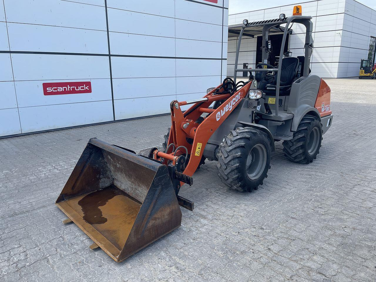 Weycor AR380 Agrar - Компактний фронтальний навантажувач: фото 1 Weycor AR380 Agrar - Компактний фронтальний навантажувач: фото 1