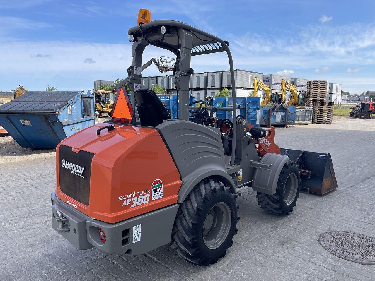 Weycor AR380 Agrar - Компактний фронтальний навантажувач: фото 4 Weycor AR380 Agrar - Компактний фронтальний навантажувач: фото 4