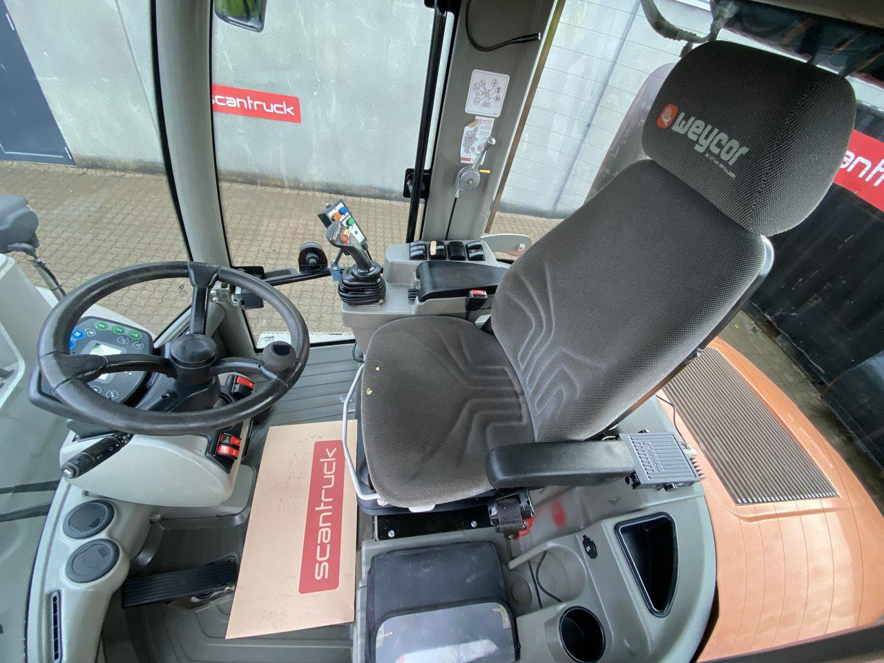 Weycor AR550 HS - Компактний фронтальний навантажувач: фото 3 Weycor AR550 HS - Компактний фронтальний навантажувач: фото 3