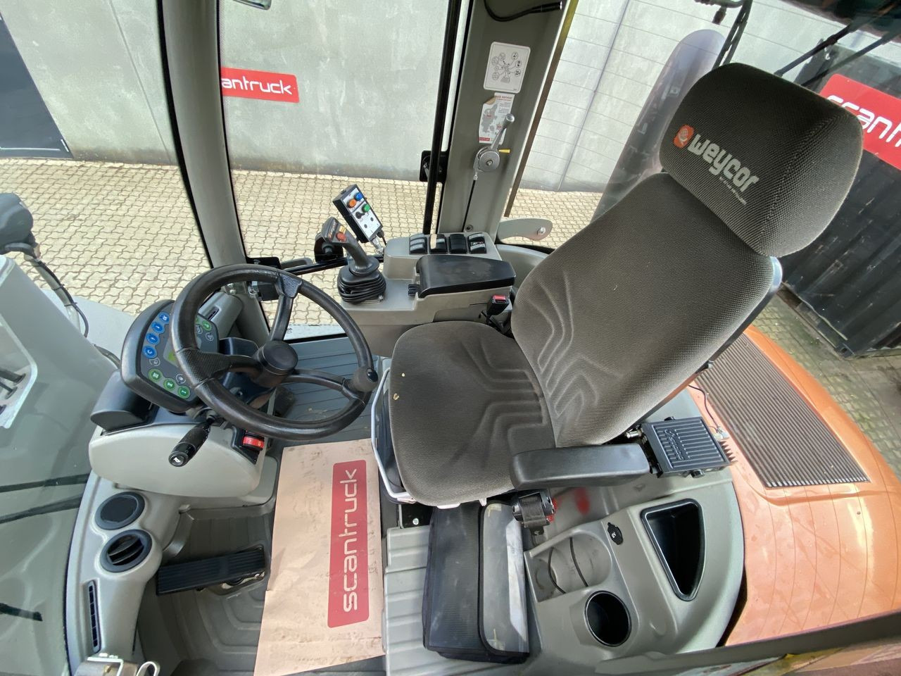 Weycor AR550 HS - Компактний фронтальний навантажувач: фото 3 Weycor AR550 HS - Компактний фронтальний навантажувач: фото 3