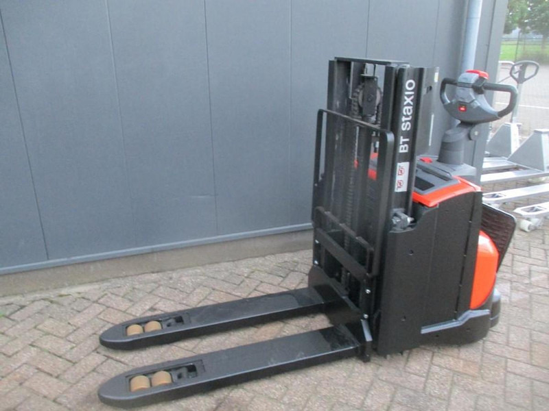 BT SWE 200D - Штабелер: фото 2 BT SWE 200D - Штабелер: фото 2