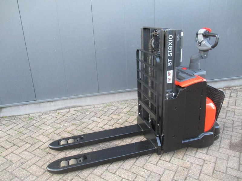 BT SWE 200D - Штабелер: фото 2 BT SWE 200D - Штабелер: фото 2