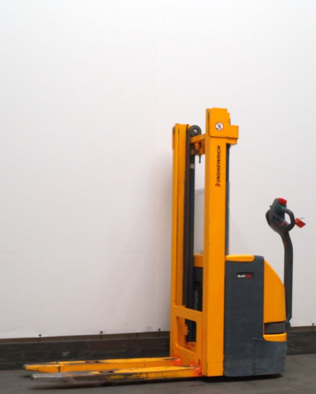 Jungheinrich EJC10 - Штабелер: фото 1 Jungheinrich EJC10 - Штабелер: фото 1