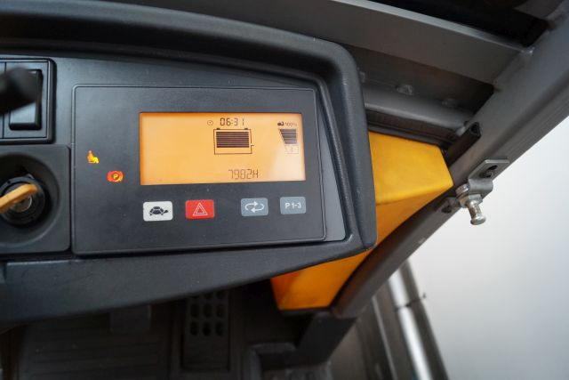 Jungheinrich EZS570 - Складські тягач: фото 4 Jungheinrich EZS570 - Складські тягач: фото 4