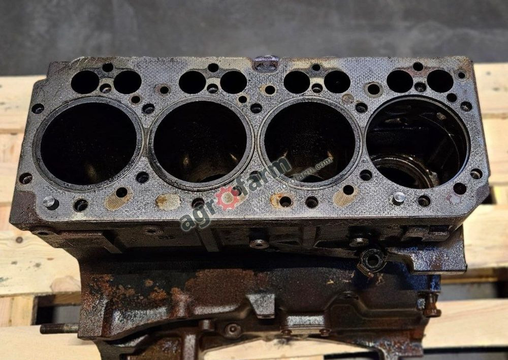 Blok silnika John Deere 6100, 3410, 3310, 3210 - Двигун в категорії Вантажівки: фото 3 Blok silnika John Deere 6100, 3410, 3310, 3210 - Двигун в категорії Вантажівки: фото 3