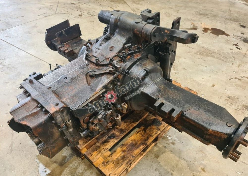 Tylny most Massey Ferguson 5445 851B9 - Коробка передач: фото 2 Tylny most Massey Ferguson 5445 851B9 - Коробка передач: фото 2