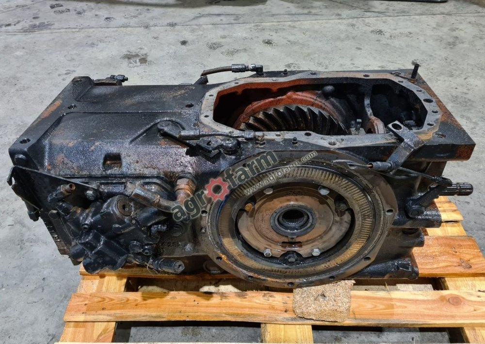 Tylny most Massey Ferguson 6130 851B1 - Коробка передач: фото 4 Tylny most Massey Ferguson 6130 851B1 - Коробка передач: фото 4