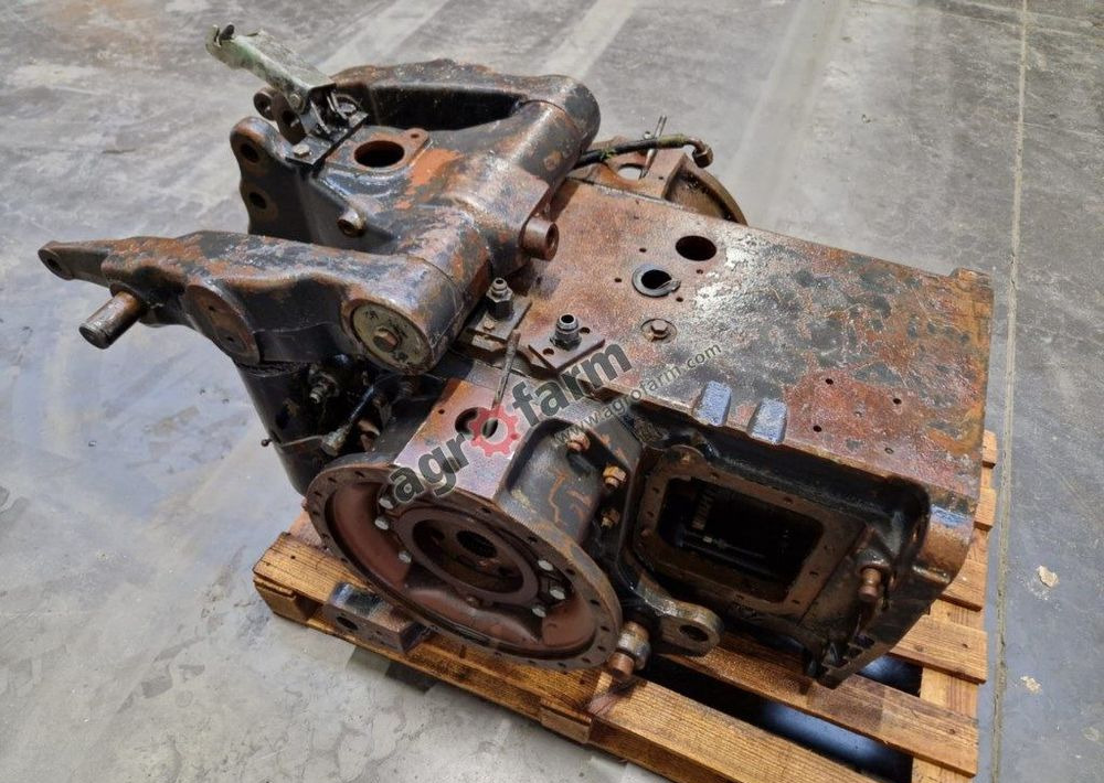 Tylny most Valtra 6400 - Коробка передач: фото 1 Tylny most Valtra 6400 - Коробка передач: фото 1