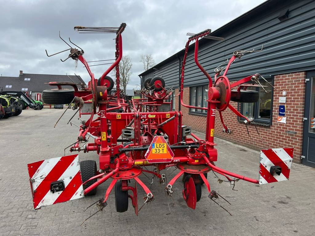 Lely Lotus 1325 - Сіноворушилка: фото 4 Lely Lotus 1325 - Сіноворушилка: фото 4