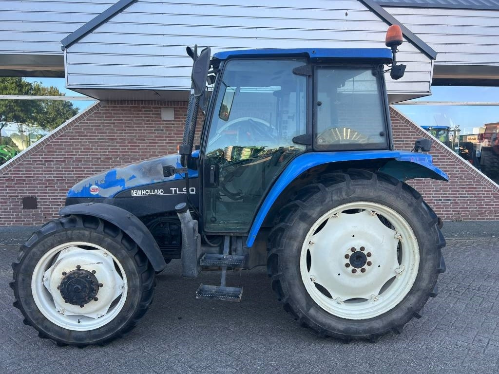 New Holland TL 90 - Трактор: фото 2 New Holland TL 90 - Трактор: фото 2