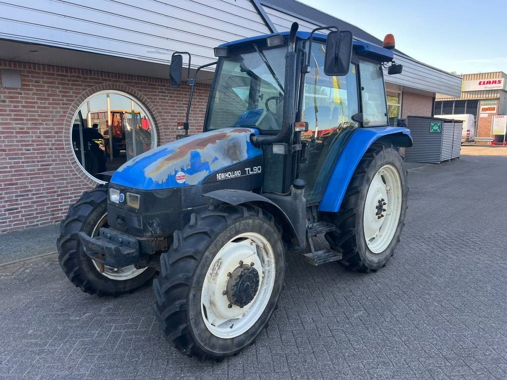 New Holland TL 90 - Трактор: фото 1 New Holland TL 90 - Трактор: фото 1