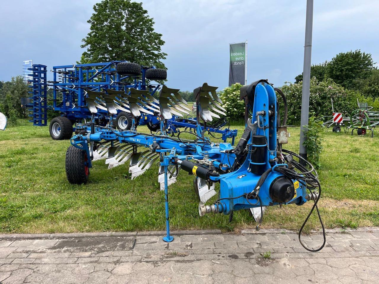 Lemken Juwel 8 V T 5 + 1 L 100 TurnControl - Плуг: фото 1 Lemken Juwel 8 V T 5 + 1 L 100 TurnControl - Плуг: фото 1