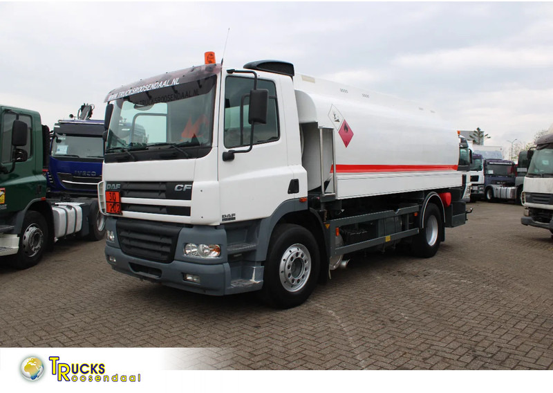 DAF CF 85.430 + PUMP/METERS + 4 COMPART / 15.000 LITER + COMPLETE SYSTEM WORKING + MANUAL - Вантажівка цистерна: фото 1 DAF CF 85.430 + PUMP/METERS + 4 COMPART / 15.000 LITER + COMPLETE SYSTEM WORKING + MANUAL - Вантажівка цистерна: фото 1