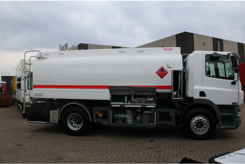 DAF CF 85.430 + PUMP/METERS + 4 COMPART / 15.000 LITER + COMPLETE SYSTEM WORKING + MANUAL - Вантажівка цистерна: фото 3 DAF CF 85.430 + PUMP/METERS + 4 COMPART / 15.000 LITER + COMPLETE SYSTEM WORKING + MANUAL - Вантажівка цистерна: фото 3