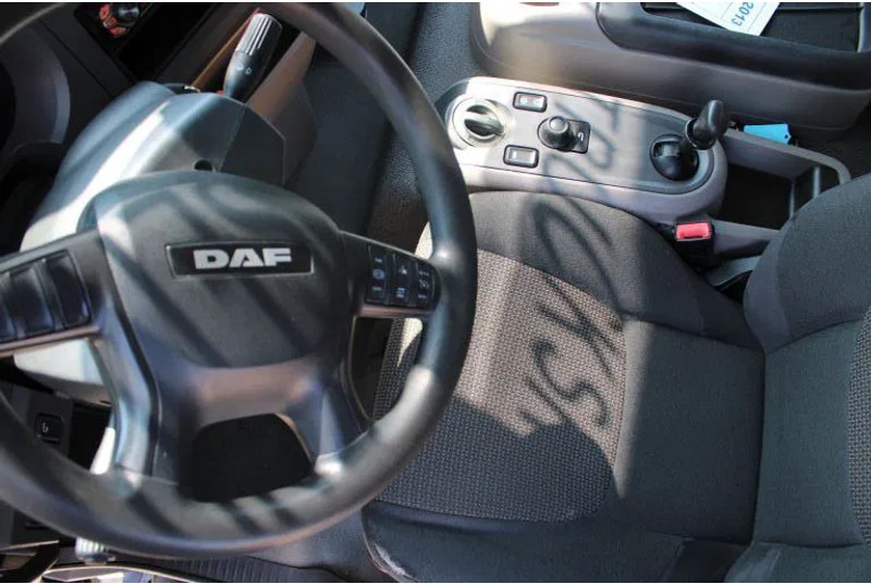 DAF LF 180 + Euro 6 + Dhollandia Lift + 12t - Вантажівка з закритим кузовом: фото 5 DAF LF 180 + Euro 6 + Dhollandia Lift + 12t - Вантажівка з закритим кузовом: фото 5