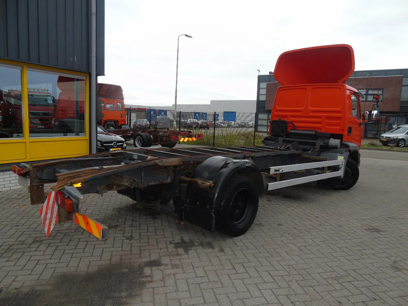 DAF LF 55.160 + EURO 2 + MANUAL + 12T - Вантажівка шасі: фото 3 DAF LF 55.160 + EURO 2 + MANUAL + 12T - Вантажівка шасі: фото 3