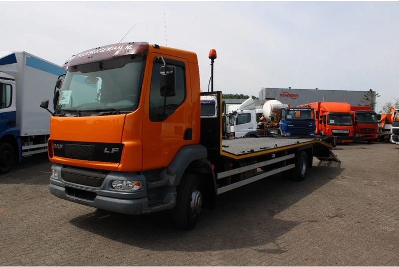 DAF LF 55.220 + HYDROLIC RAMPS + MANUAL - Автовоз вантажівка: фото 2 DAF LF 55.220 + HYDROLIC RAMPS + MANUAL - Автовоз вантажівка: фото 2