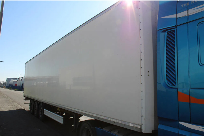 Kässbohrer 3x axle + bpw - Закритий кузов напівпричіп: фото 2 Kässbohrer 3x axle + bpw - Закритий кузов напівпричіп: фото 2
