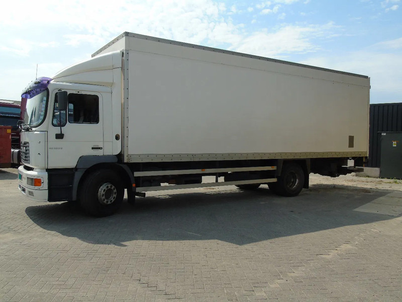 MAN L 220 + MANUAL + EURO 2 + DHOLLANDIA + 19T - Вантажівка з закритим кузовом: фото 2 MAN L 220 + MANUAL + EURO 2 + DHOLLANDIA + 19T - Вантажівка з закритим кузовом: фото 2