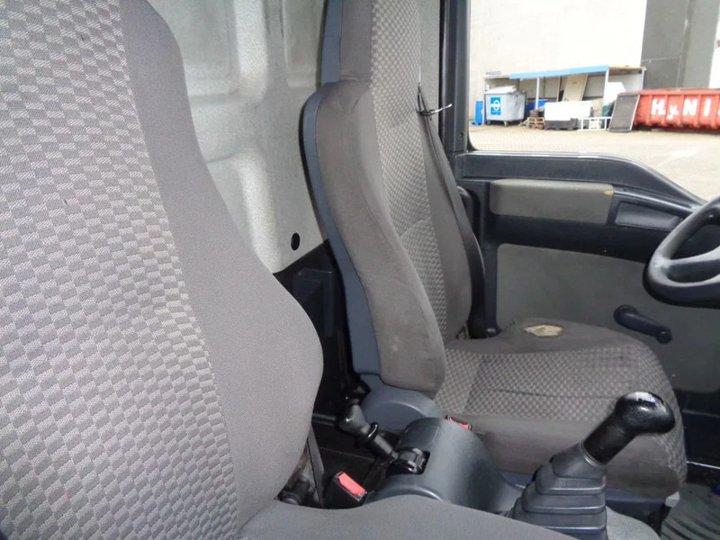 MAN TGL 8.180 TGL 8.180 + MANUAL + Lift - Вантажівка з закритим кузовом: фото 4 MAN TGL 8.180 TGL 8.180 + MANUAL + Lift - Вантажівка з закритим кузовом: фото 4