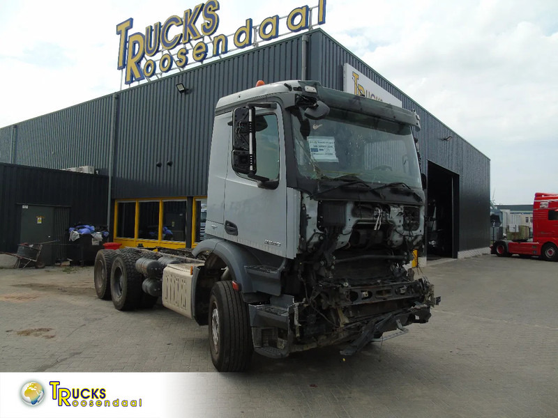 Mercedes-Benz Arocs 2640 + 6x4 + functional / engine good + EURO 6 + Drivabale - Вантажівка шасі: фото 1 Mercedes-Benz Arocs 2640 + 6x4 + functional / engine good + EURO 6 + Drivabale - Вантажівка шасі: фото 1