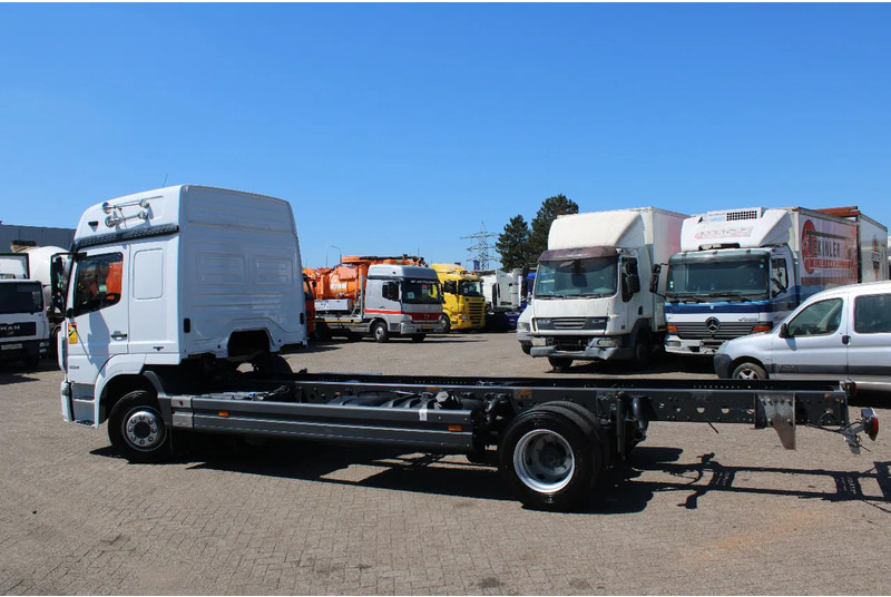 Mercedes-Benz Atego 1224 + euro 6 + 6 CYLINDER - Вантажівка шасі: фото 5 Mercedes-Benz Atego 1224 + euro 6 + 6 CYLINDER - Вантажівка шасі: фото 5