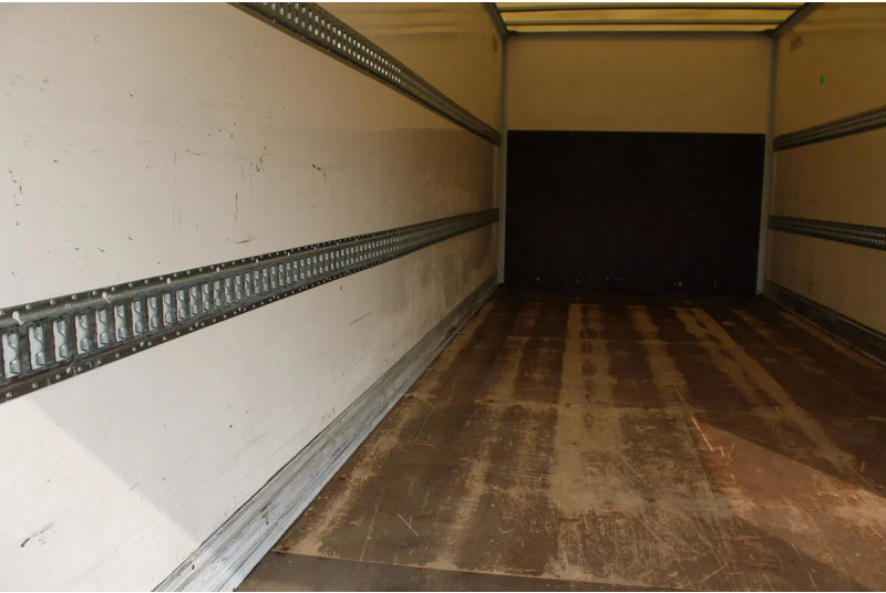 Mercedes-Benz Atego 1323 + EURO 6 + LIFT - Вантажівка з закритим кузовом: фото 5 Mercedes-Benz Atego 1323 + EURO 6 + LIFT - Вантажівка з закритим кузовом: фото 5