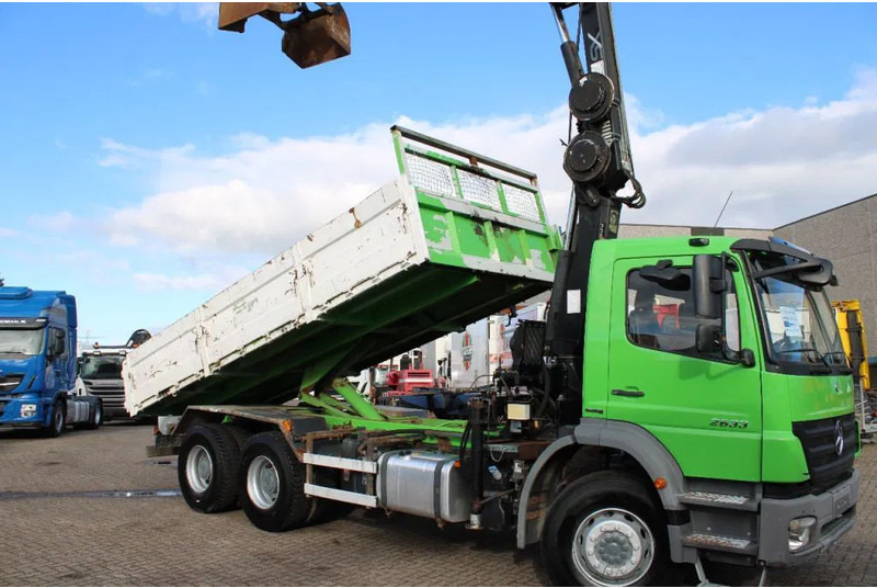 Mercedes-Benz Axor 2633 + TIPPER + HIAB 144 + REMOTE + MANUAL + 6x4 - Самоскид вантажівка, Вантажівка з маніпулятором: фото 3 Mercedes-Benz Axor 2633 + TIPPER + HIAB 144 + REMOTE + MANUAL + 6x4 - Самоскид вантажівка, Вантажівка з маніпулятором: фото 3