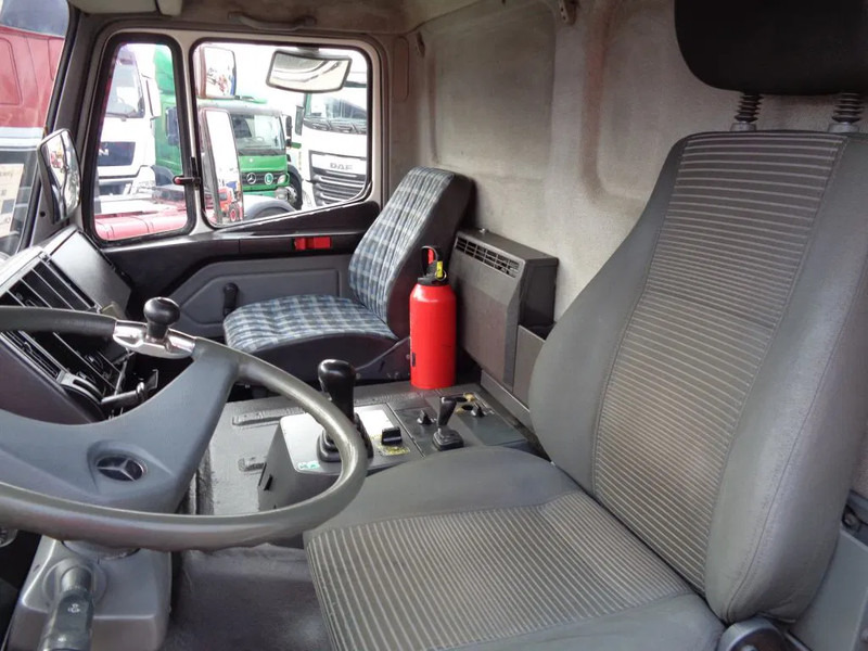 Mercedes-Benz SK 2433 + Semi-Auto + PTO + Serie 14 Crane + 3 pedals - Вантажівка з маніпулятором: фото 4 Mercedes-Benz SK 2433 + Semi-Auto + PTO + Serie 14 Crane + 3 pedals - Вантажівка з маніпулятором: фото 4