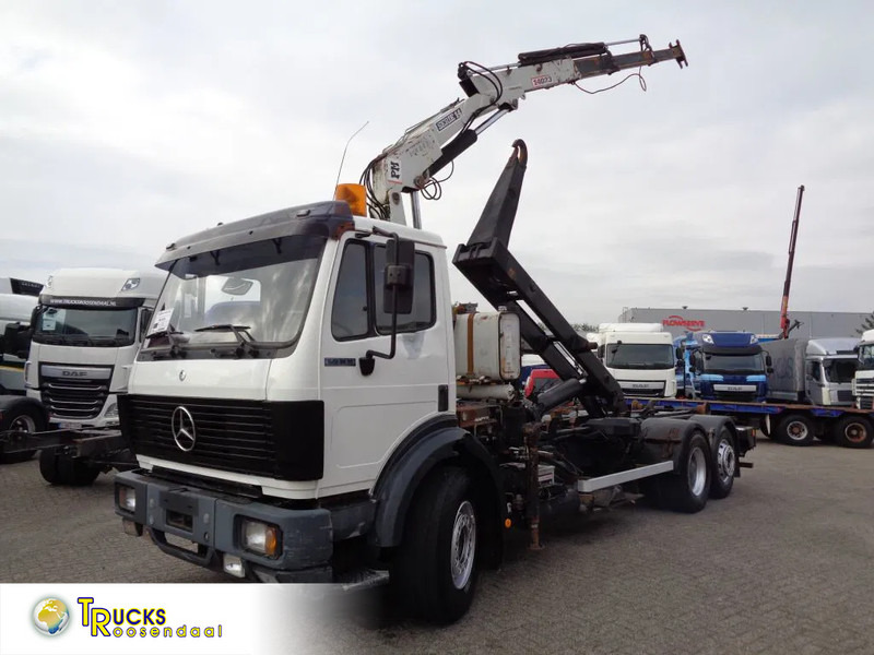 Mercedes-Benz SK 2433 + Semi-Auto + PTO + Serie 14 Crane + 3 pedals - Вантажівка з маніпулятором: фото 1 Mercedes-Benz SK 2433 + Semi-Auto + PTO + Serie 14 Crane + 3 pedals - Вантажівка з маніпулятором: фото 1