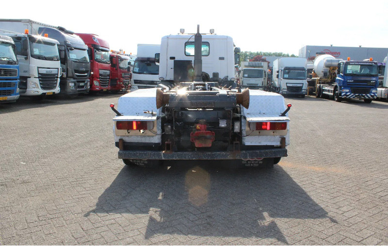 Scania P124-360 + HOOK + 6X2 + MANUAL + EURO 2 - Гаковий мультиліфт вантажівка: фото 4 Scania P124-360 + HOOK + 6X2 + MANUAL + EURO 2 - Гаковий мультиліфт вантажівка: фото 4