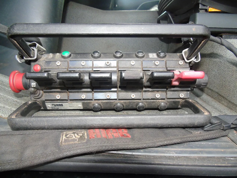 Тягач MAN TGA 41.430 + HIAB 800 6x + 5x JIB WINCH + 8X4 + REMOTE: фото 20 Тягач MAN TGA 41.430 + HIAB 800 6x + 5x JIB WINCH + 8X4 + REMOTE: фото 20