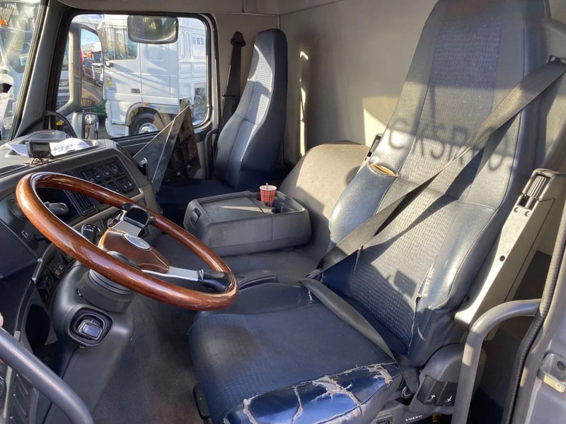 Volvo FM 370 + Euro 5 + Palfinger Z-Q170 Crane + 30ton NCH lift + Container system + hoogsta - Вантажівка з маніпулятором: фото 4 Volvo FM 370 + Euro 5 + Palfinger Z-Q170 Crane + 30ton NCH lift + Container system + hoogsta - Вантажівка з маніпулятором: фото 4
