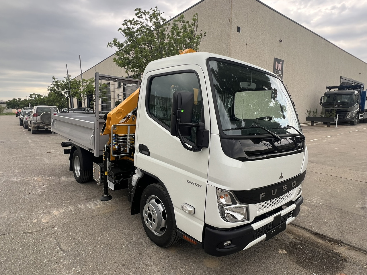 FUSO 35 3S - Вантажівка з маніпулятором: фото 3 FUSO 35 3S - Вантажівка з маніпулятором: фото 3