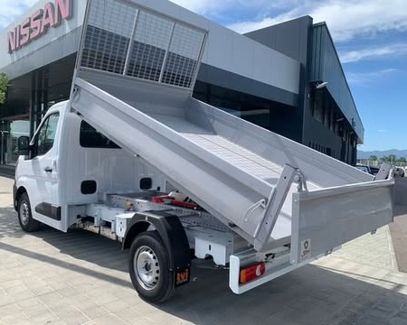 Nissan - Самоскид вантажівка: фото 2 Nissan - Самоскид вантажівка: фото 2