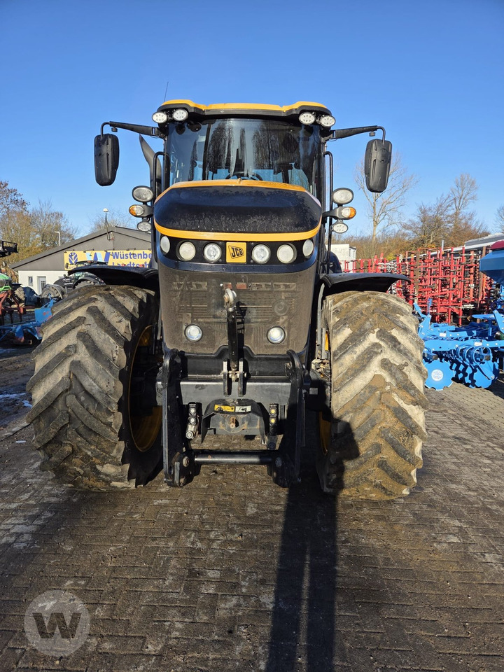 JCB FasTrac 8330 - Трактор: фото 3 JCB FasTrac 8330 - Трактор: фото 3