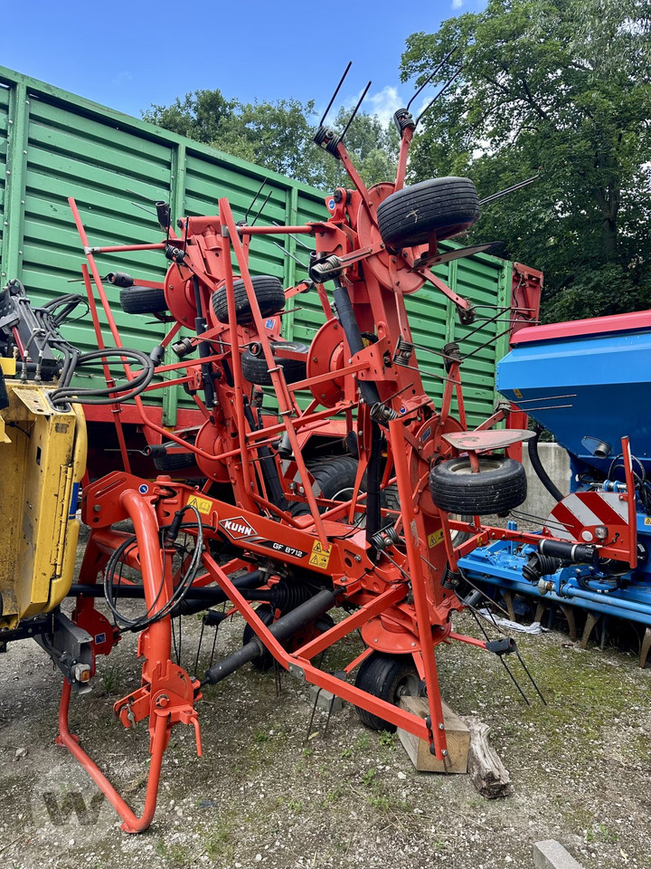Kuhn GF 8712 - Сіноворушилка: фото 1 Kuhn GF 8712 - Сіноворушилка: фото 1