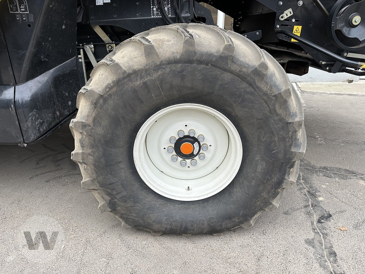 New Holland CR 8.90 - Зернозбиральний комбайн: фото 3 New Holland CR 8.90 - Зернозбиральний комбайн: фото 3