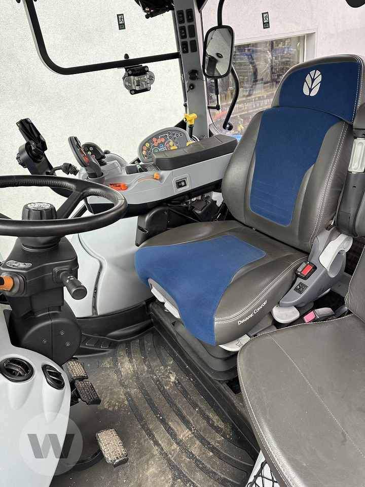 New Holland T 6.145 DC - Трактор: фото 3 New Holland T 6.145 DC - Трактор: фото 3