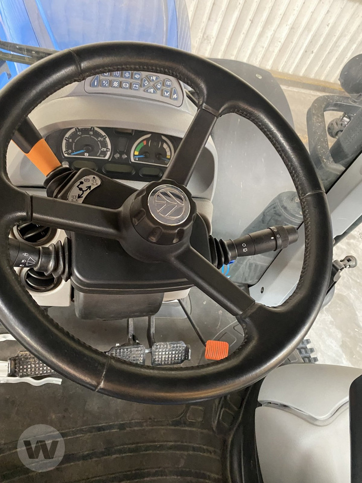 New Holland T 7.245 AC StageV - Трактор: фото 4 New Holland T 7.245 AC StageV - Трактор: фото 4