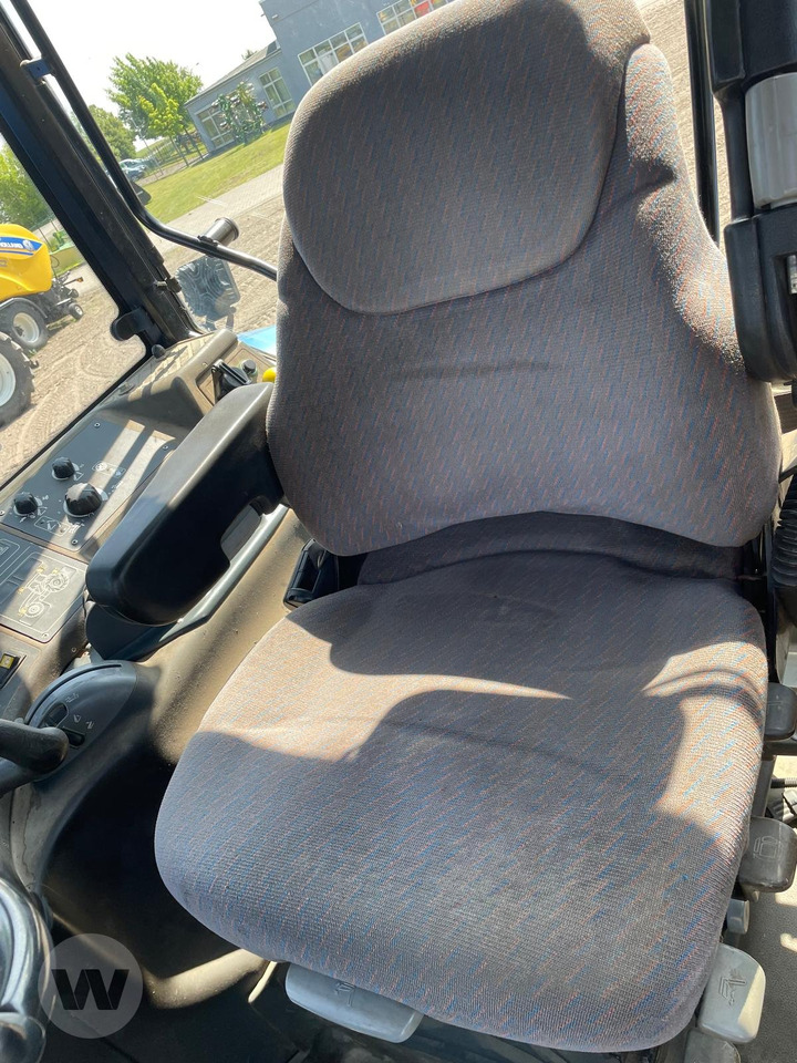 Трактор New Holland TM 190: фото 13