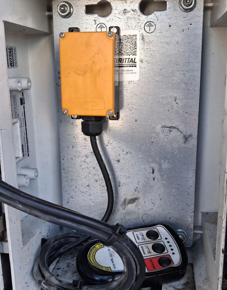 Reisch Ruchoma Podłoga 8mm - З рухомою підлогою напівпричіп: фото 4 Reisch Ruchoma Podłoga 8mm - З рухомою підлогою напівпричіп: фото 4