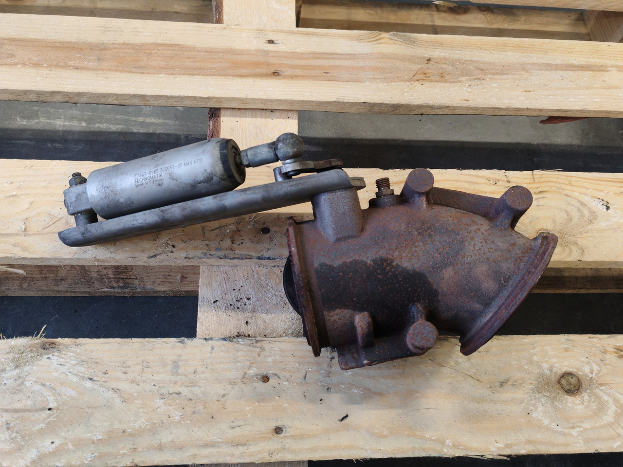 MAN TGS TGX EURO 6 / D2676LF51 / ENGINE BRAKE / 51152016270 - Двигун та запчастини: фото 2 MAN TGS TGX EURO 6 / D2676LF51 / ENGINE BRAKE / 51152016270 - Двигун та запчастини: фото 2